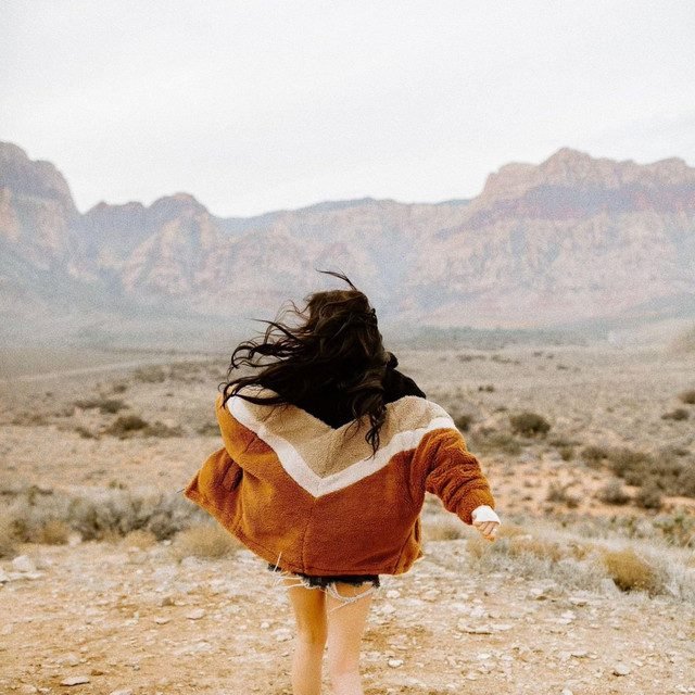Album cover for "Stay Thread" by Sophie Louise.